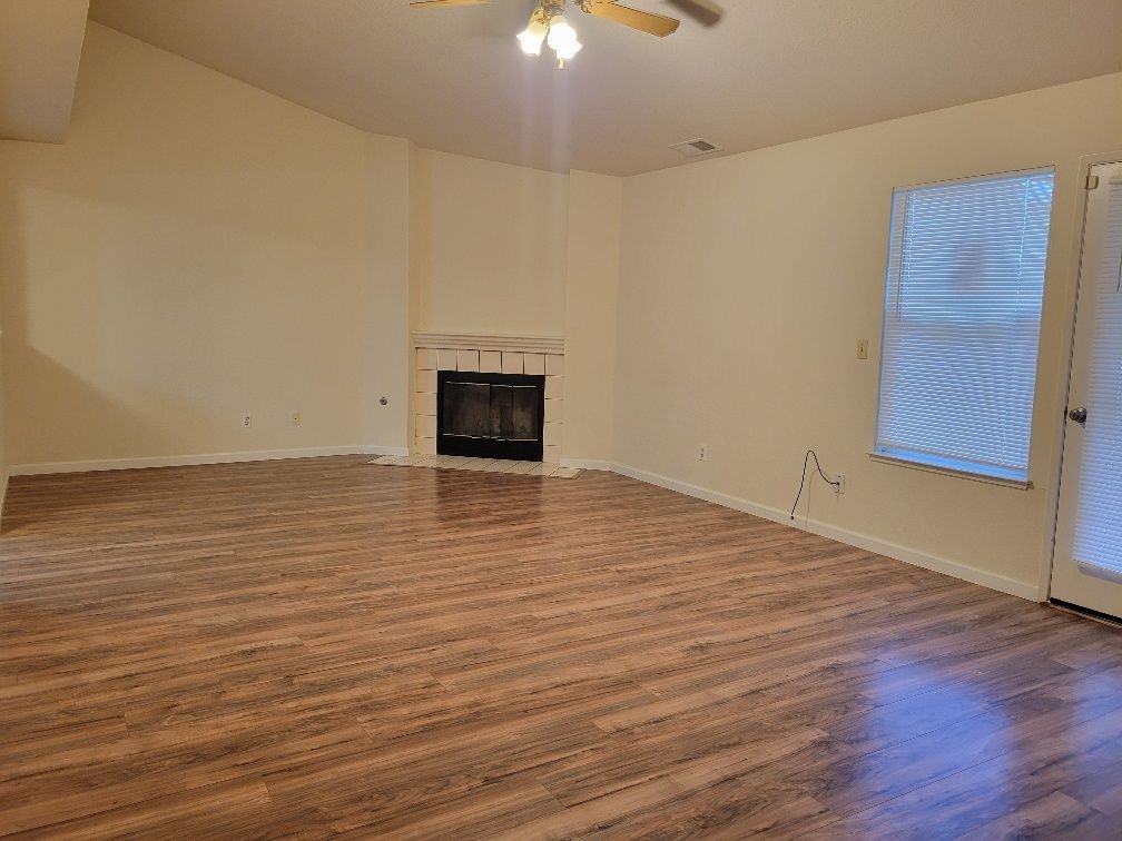 1812 College Greens Dr - Photo 5 of 24
