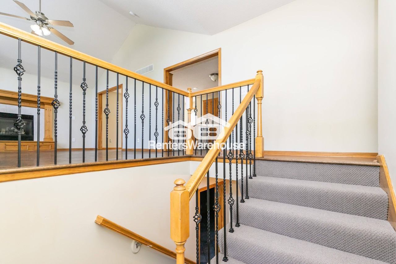 804 Stratford Dr - Photo 3 of 31