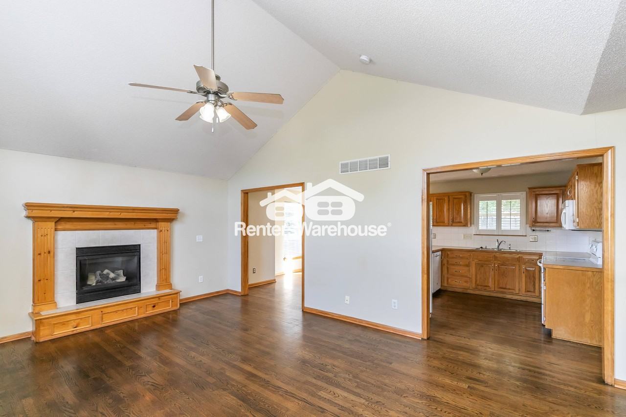 804 Stratford Dr - Photo 5 of 31