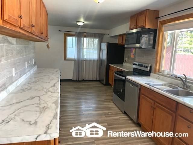 753 Washington St - Photo 4 of 17