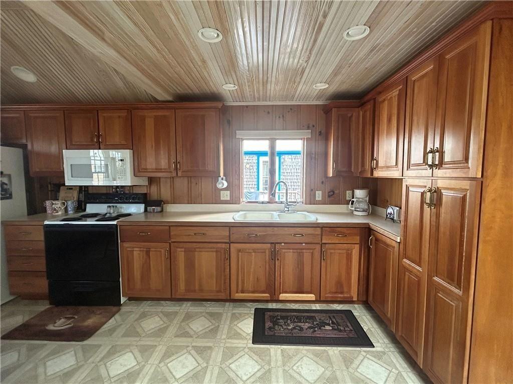 25 Champlin Ave - Photo 2 of 18