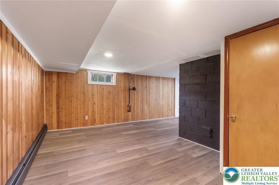 657 Beverly Dr - Photo 2 of 18