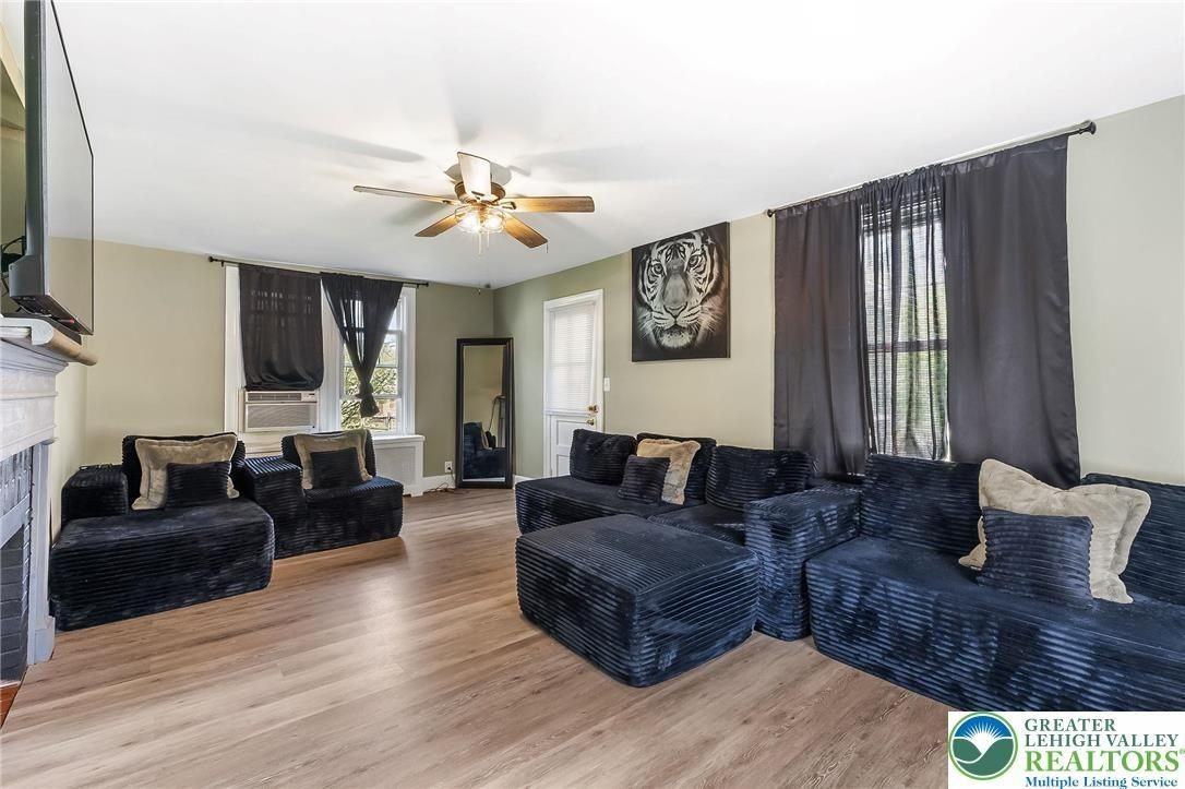 657 Beverly Dr - Photo 3 of 18