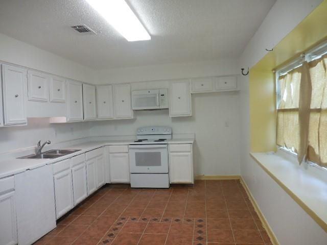 2440 W Sunny Meade Dr - Photo 3 of 3