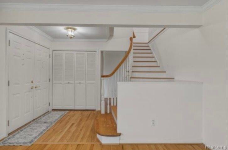 32007 Claeys Dr - Photo 2 of 4