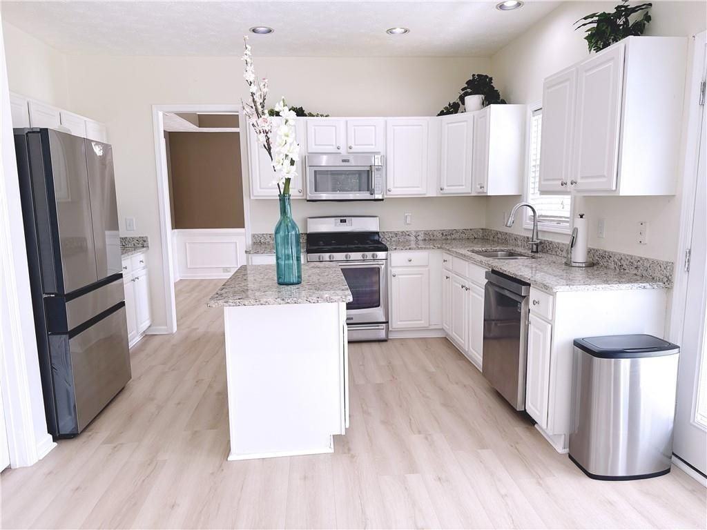 3361 Shallowford Green Dr - Photo 4 of 30