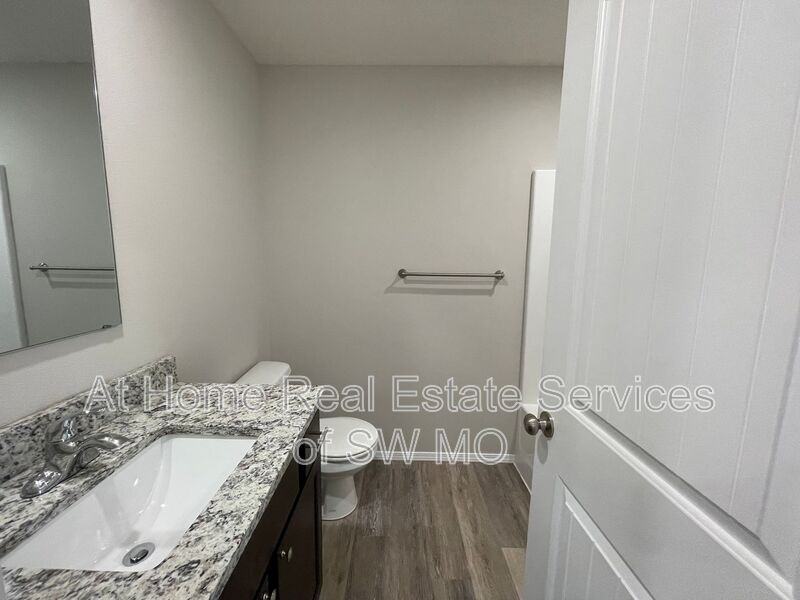 2108 N 21st St - Photo 4 of 14