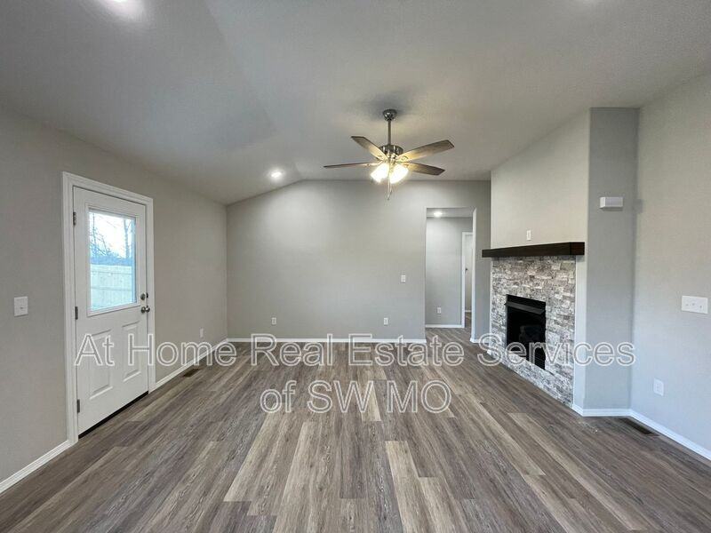 2108 N 21st St - Photo 6 of 14