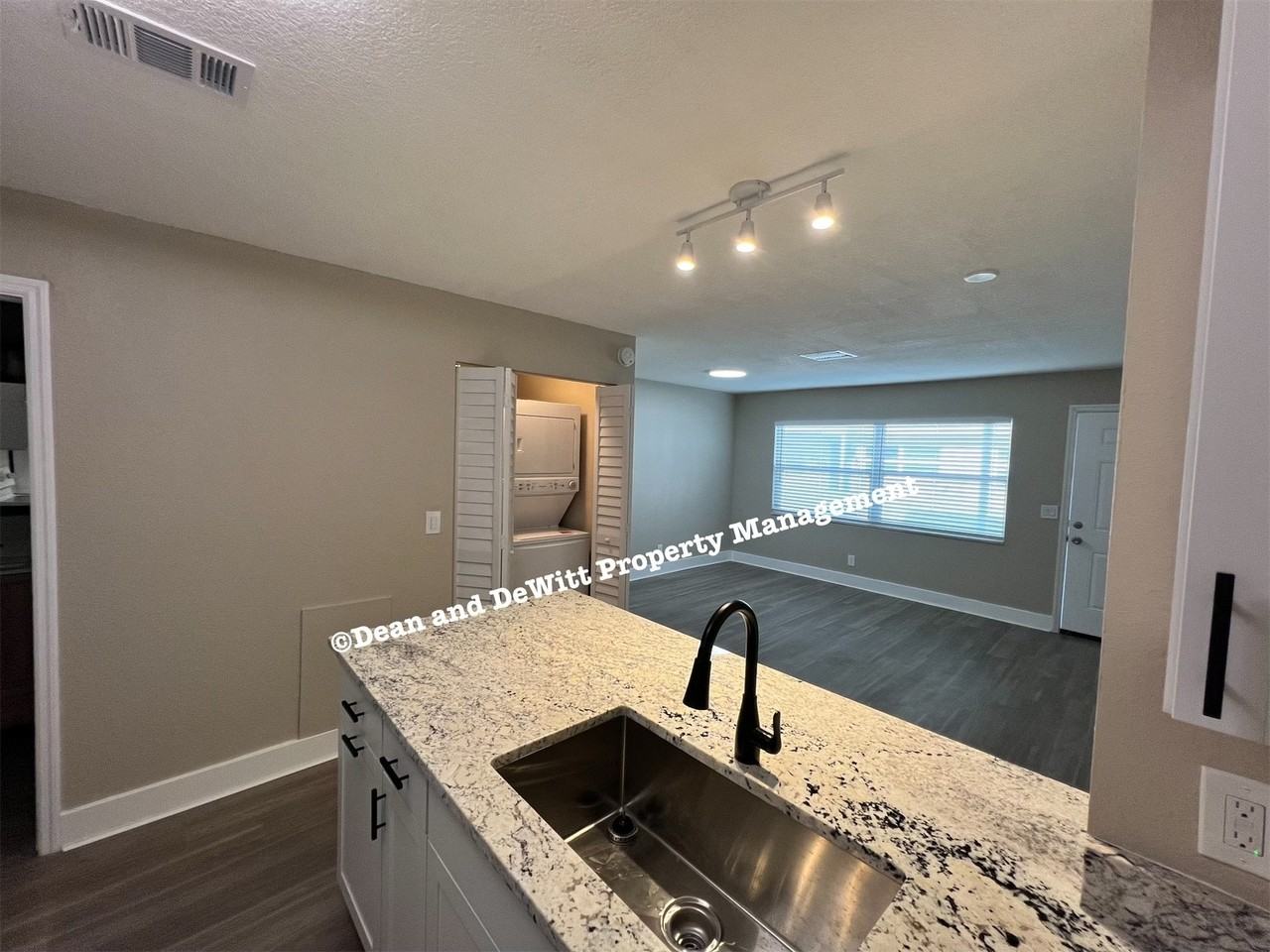 1462 Hamlet Ave #5 - Photo 4 of 14