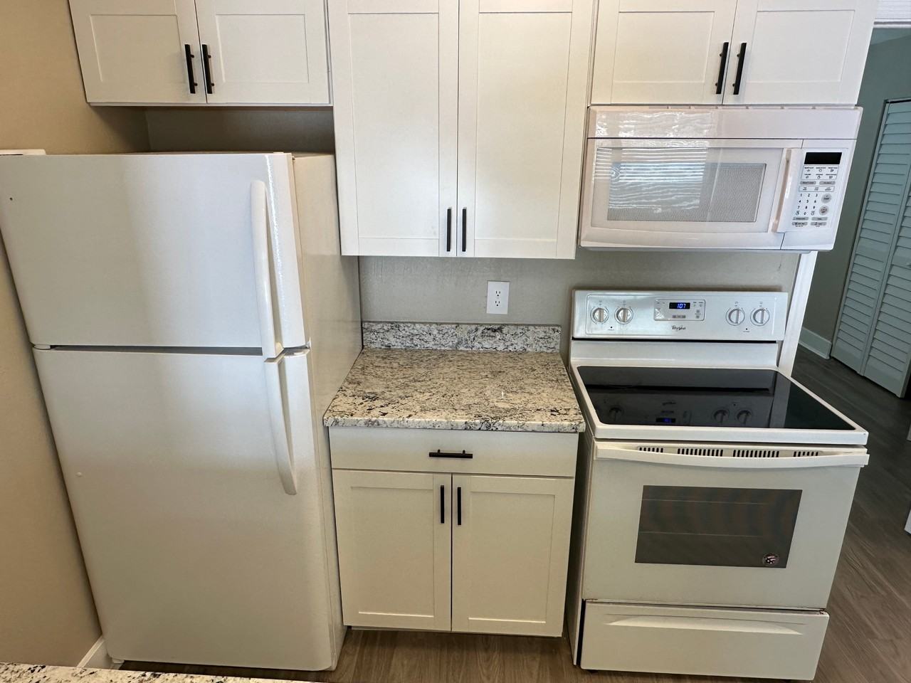 1462 Hamlet Ave #5 - Photo 6 of 14
