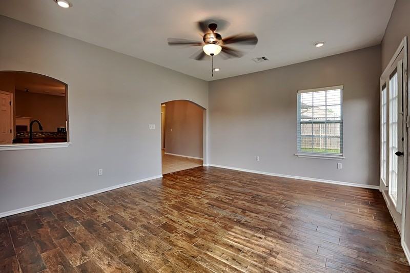 1717 Sw 32nd St - Photo 4 of 18