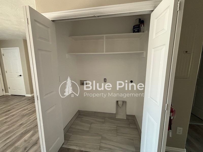 139 Stockham Blvd #2 - Photo 3 of 8