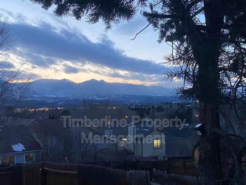7045 Sproul Ln - Photo 4 of 22