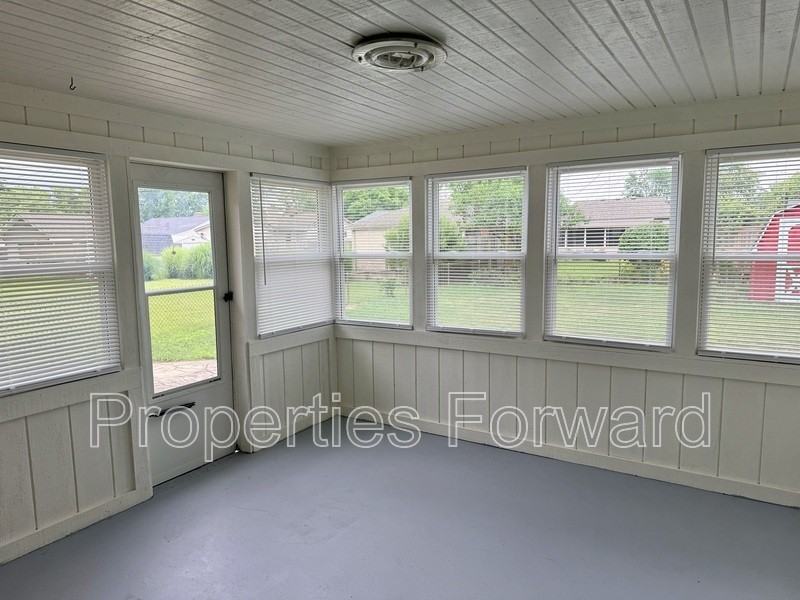 4330 Ashgrove Dr - Photo 2 of 3