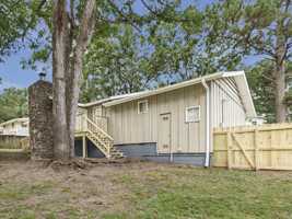 featured image of 8210 Park Ave