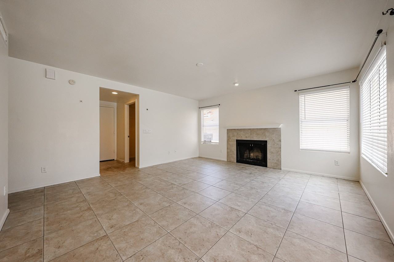 2361 W Myrtle Dr - Photo 6 of 37
