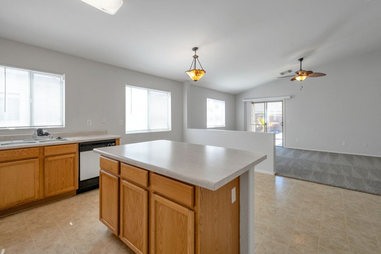 6659 E Flynn Ave - Photo 7 of 24