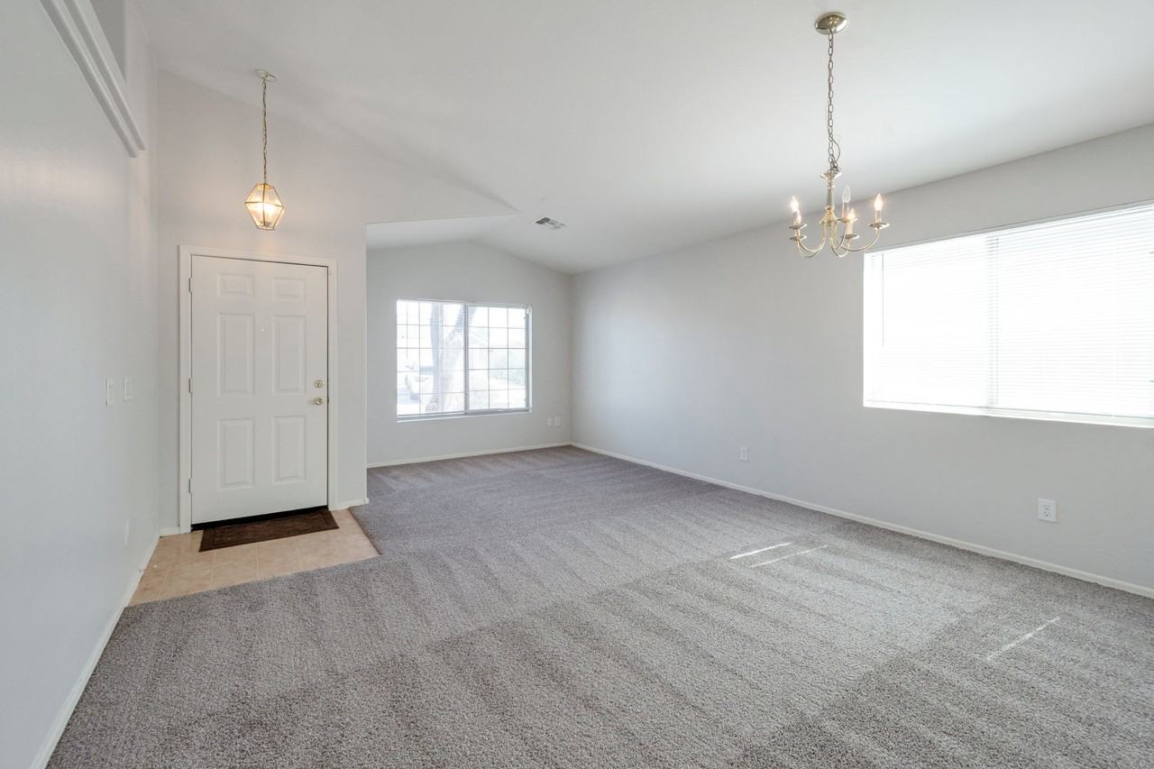 6659 E Flynn Ave - Photo 3 of 24