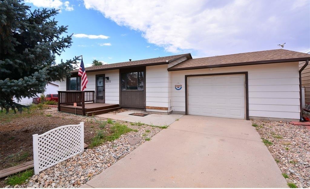 5070 Alturas Dr - Photo 2 of 20
