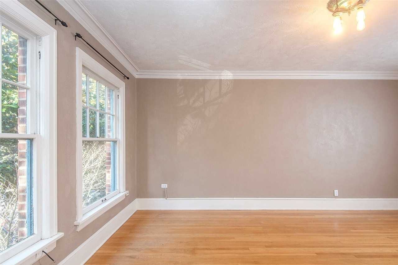 720 6th Ave - Photo 4 of 22