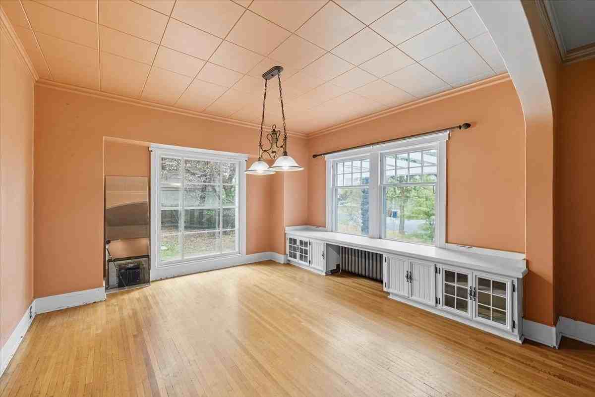 2817 S Scott St - Photo 6 of 21