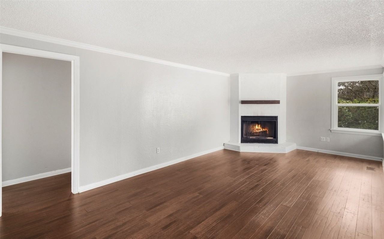 14516 Dayton Ave N - Photo 4 of 29