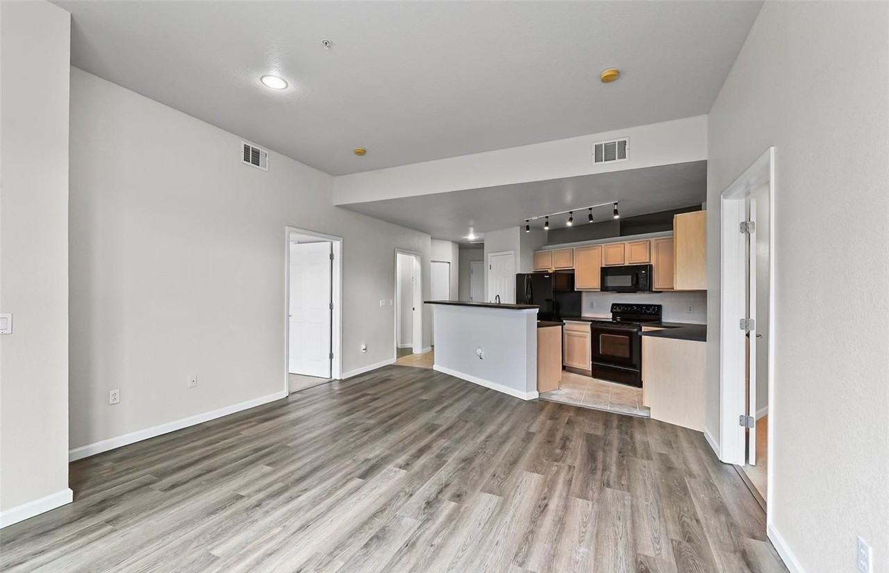 15475 Andrews Dr - Photo 2 of 20