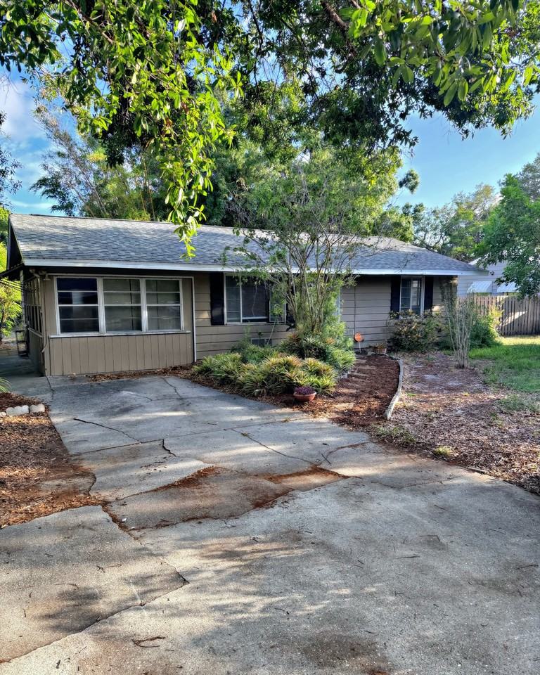 566 S Pelican Dr - Photo 2 of 27
