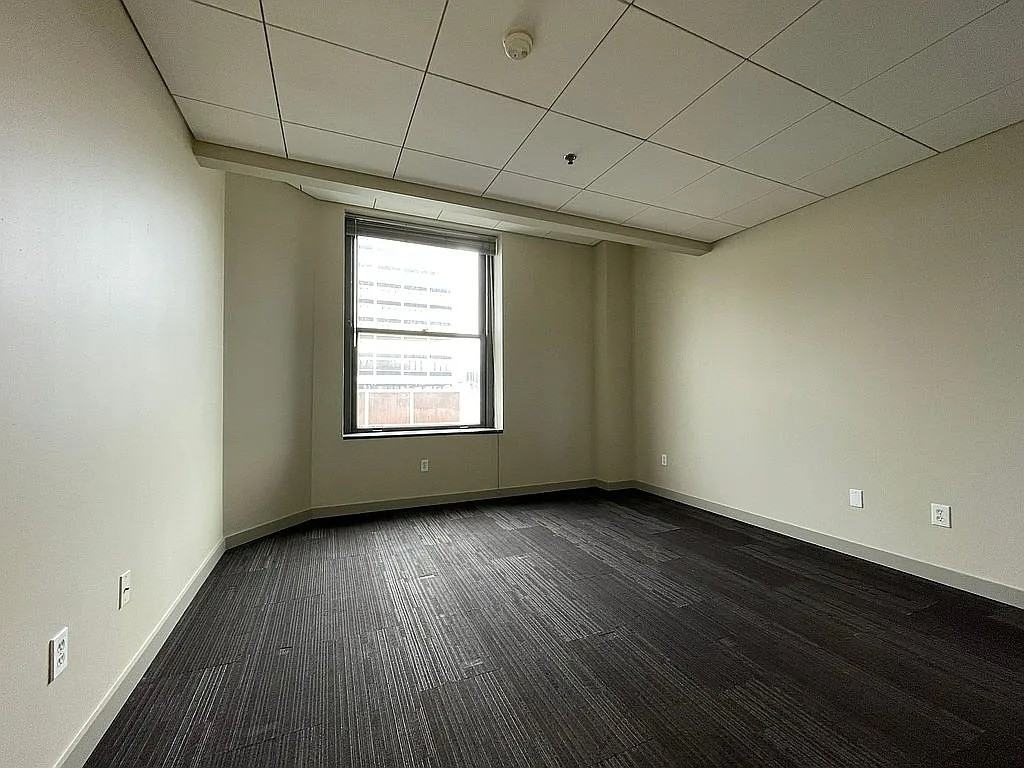 108 W Jefferson St - Photo 4 of 11
