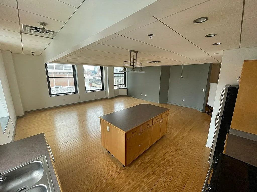 108 W Jefferson St - Photo 5 of 11