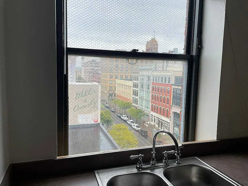 108 W Jefferson St - Photo 7 of 11