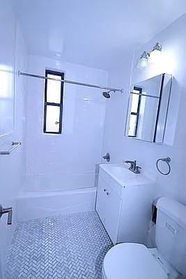 6536 99th St #3C - Photo 4 of 9