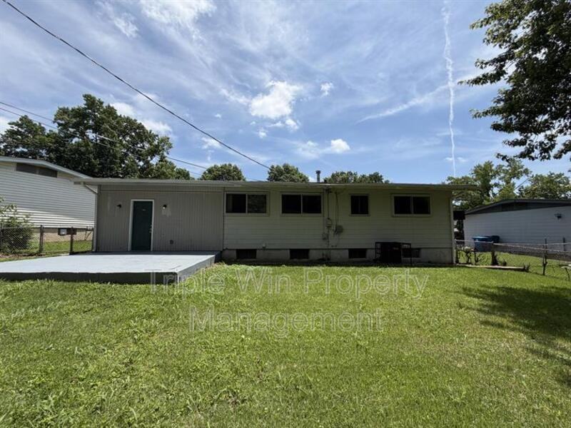 10329 Chesley Dr - Photo 6 of 33
