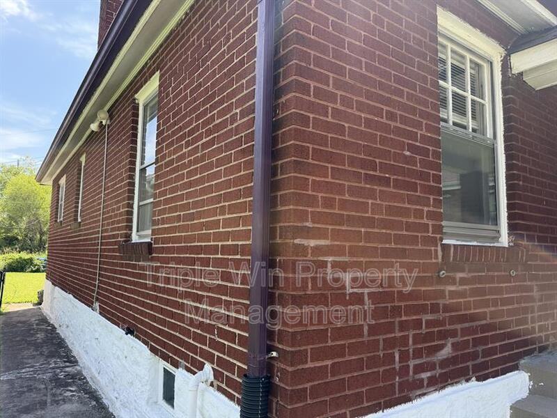 8530 Lowell St - Photo 3 of 19