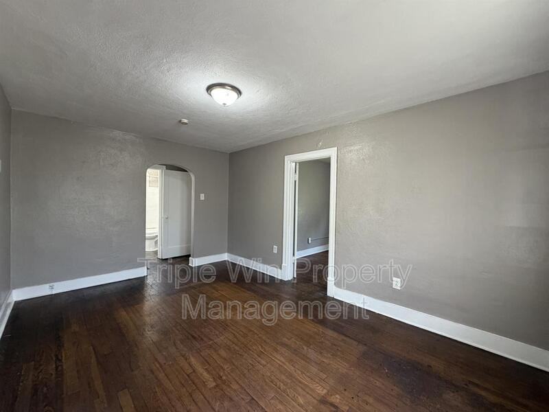 8530 Lowell St - Photo 6 of 19