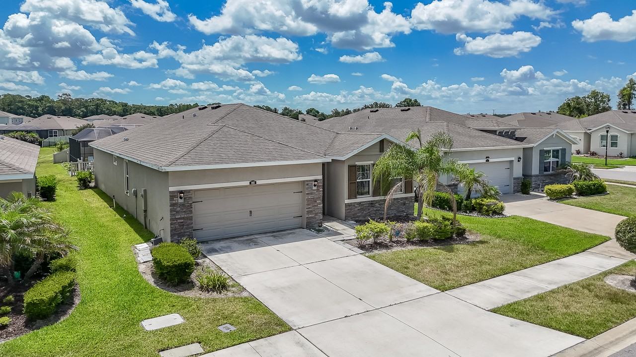 1092 Pipestone Pl - Photo 5 of 50