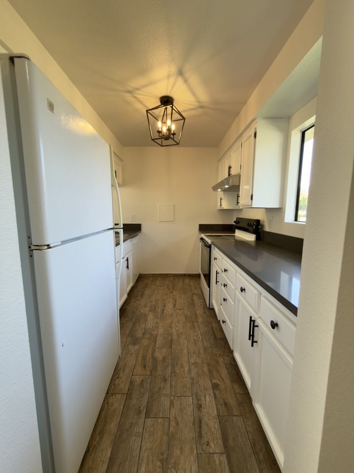 1317 W Cypress Ave #A6 - Photo 7 of 22