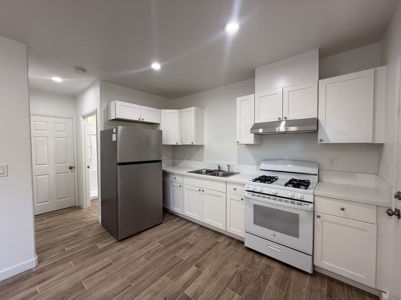1304 W Nectarine Ave #A - Photo 3 of 8