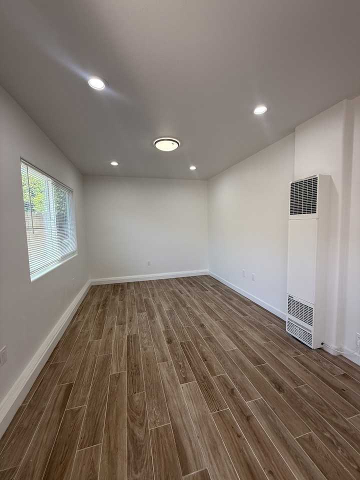 1304 W Nectarine Ave #A - Photo 4 of 8