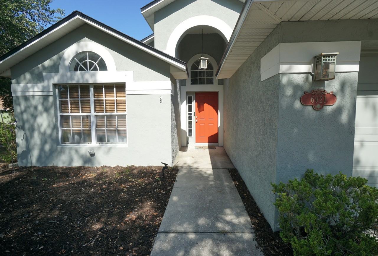 6921 Jamestown Manor Dr - Photo 2 of 21