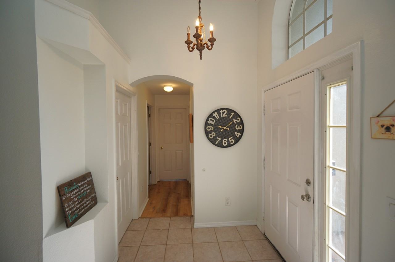 6921 Jamestown Manor Dr - Photo 3 of 21