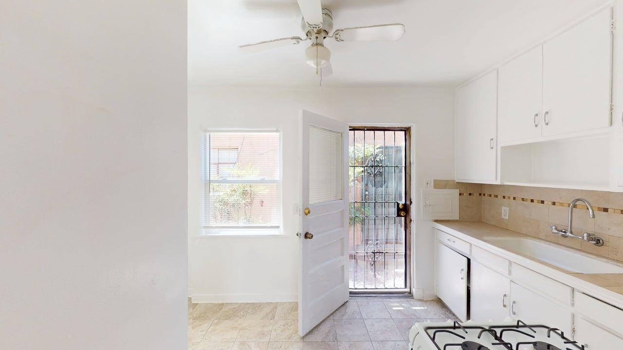800 Kent Ave Nw - Photo 5 of 18