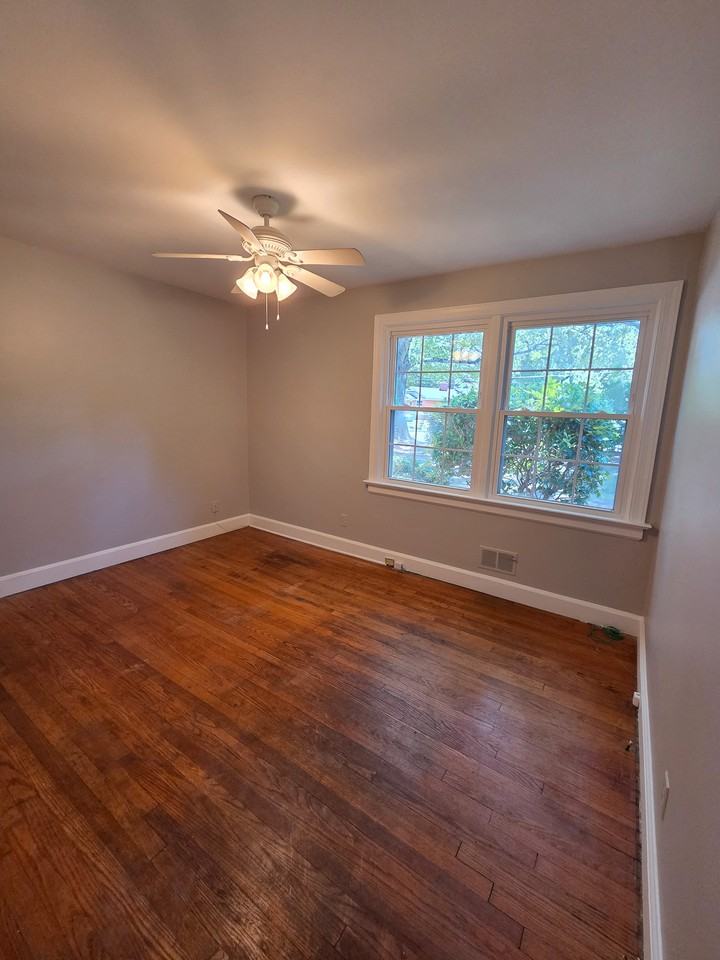 3428 Wade Ave - Photo 7 of 34