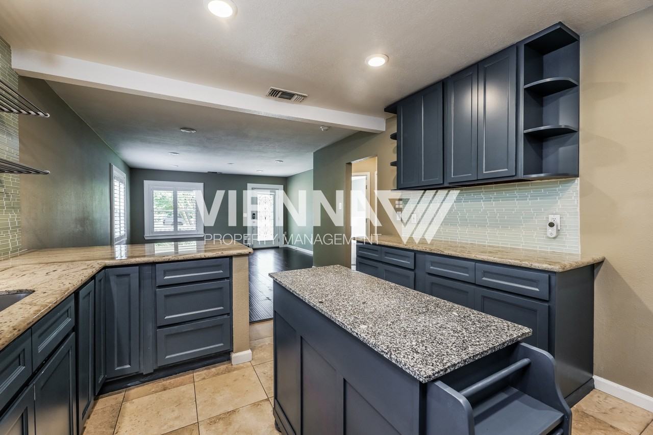 5435 Kenneth Ave - Photo 6 of 15