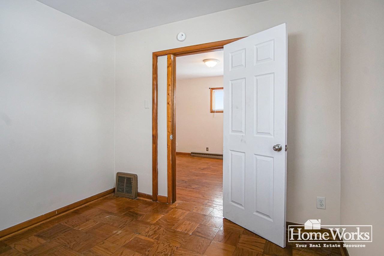 506 S 31st St - Photo 5 of 16