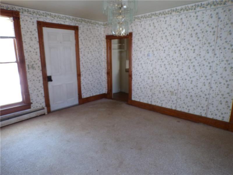429 Main St - Photo 2 of 12