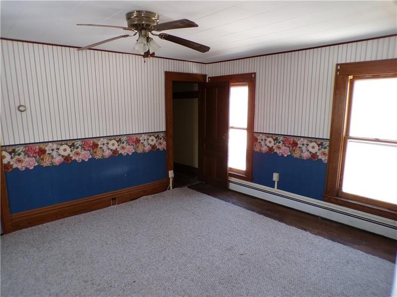 429 Main St - Photo 3 of 12