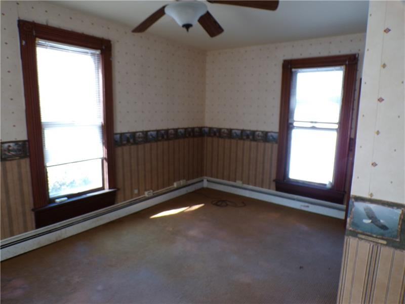 429 Main St - Photo 6 of 12