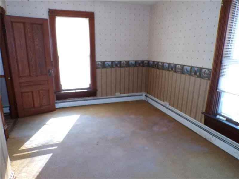 429 Main St - Photo 7 of 12