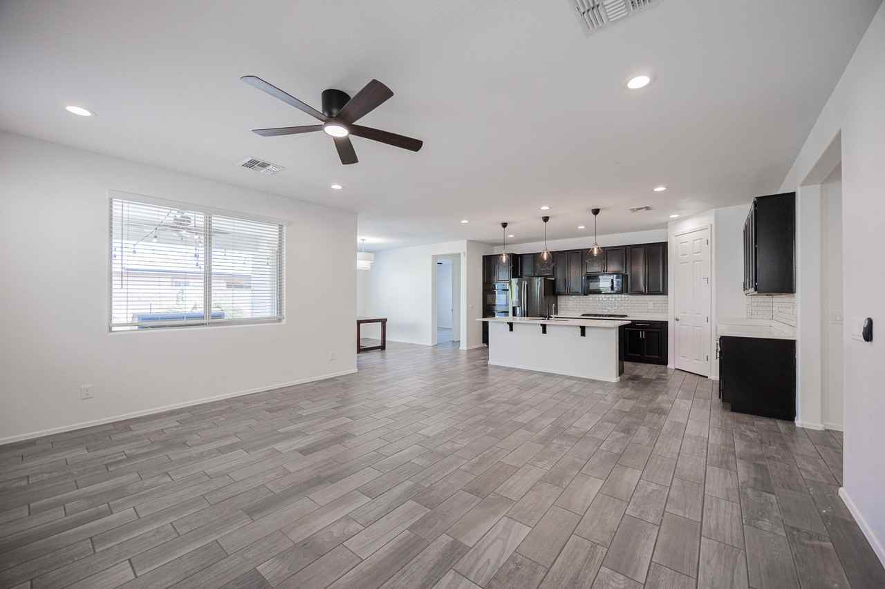 7914 W Pueblo Ave - Photo 4 of 29
